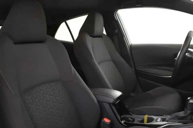 Toyota Corolla (2020) thumbnail 3