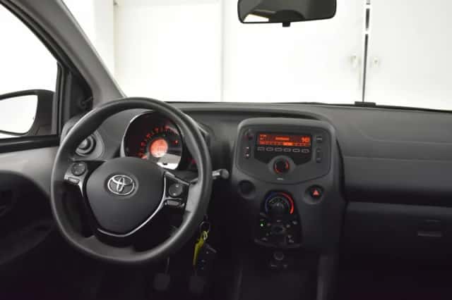 Toyota Aygo (2018) thumbnail 3