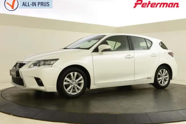 Lexus CT (2015) thumbnail 1