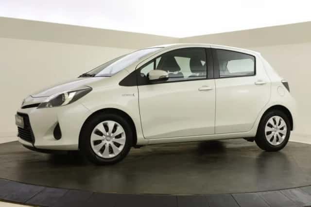 Toyota Yaris (2014) thumbnail 5