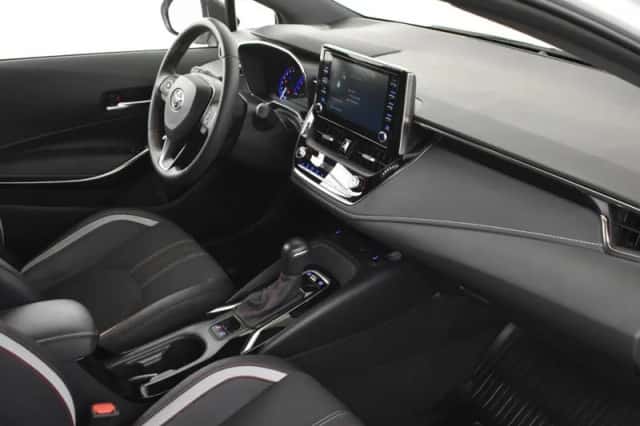 Toyota Corolla (2021) thumbnail 3