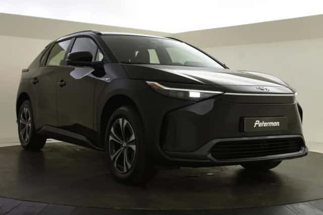 Toyota bZ4X (2023) thumbnail 6