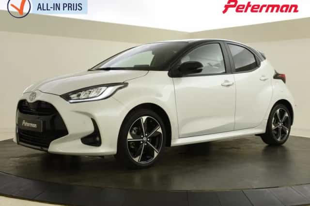 Toyota Yaris (2024) thumbnail 1