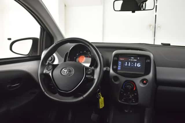 Toyota Aygo (2018) thumbnail 3