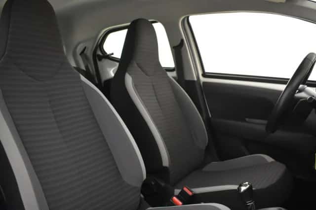 Toyota Aygo (2018) thumbnail 4