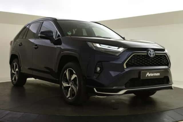 Toyota RAV4 (2022) thumbnail 2