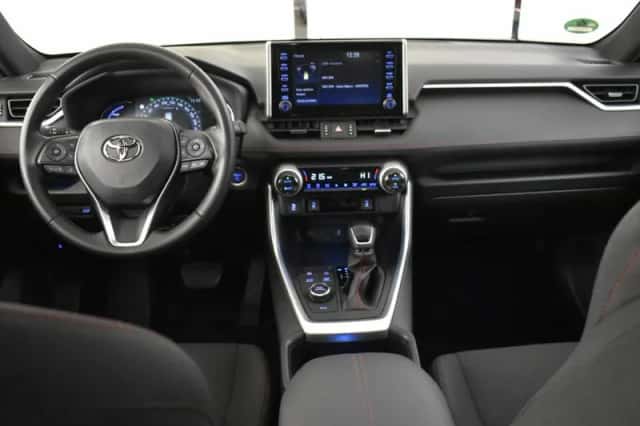 Toyota RAV4 (2022) thumbnail 4