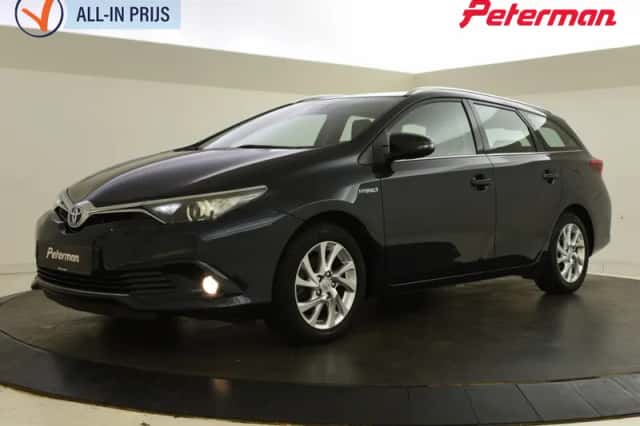 Toyota Auris (2016) thumbnail 1