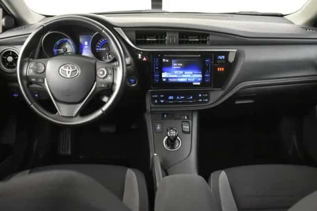 Toyota Auris (2016) thumbnail 4