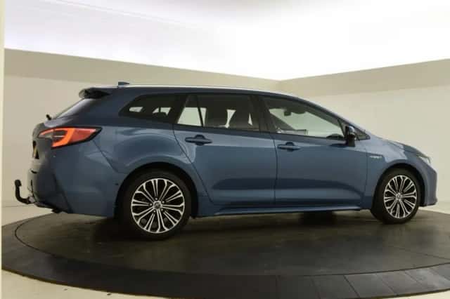 Toyota Corolla (2019) thumbnail 2