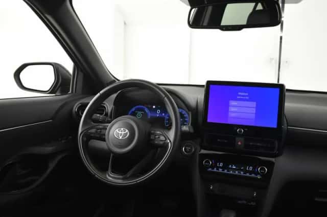 Toyota Yaris Cross (2025) thumbnail 4