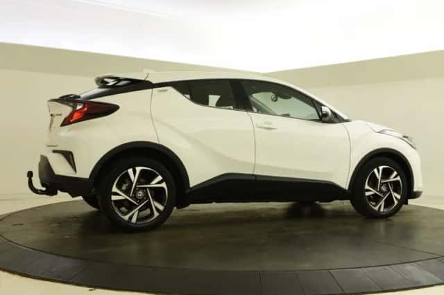 Toyota C-HR (2023) thumbnail 2