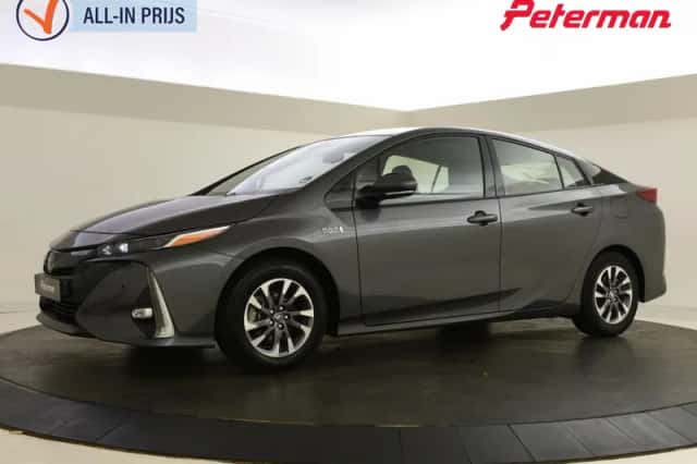 Toyota Prius (2021) thumbnail 1