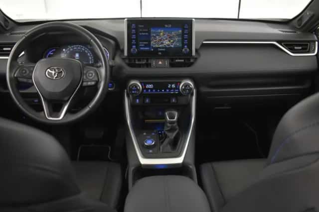 Toyota RAV4 (2021) thumbnail 4