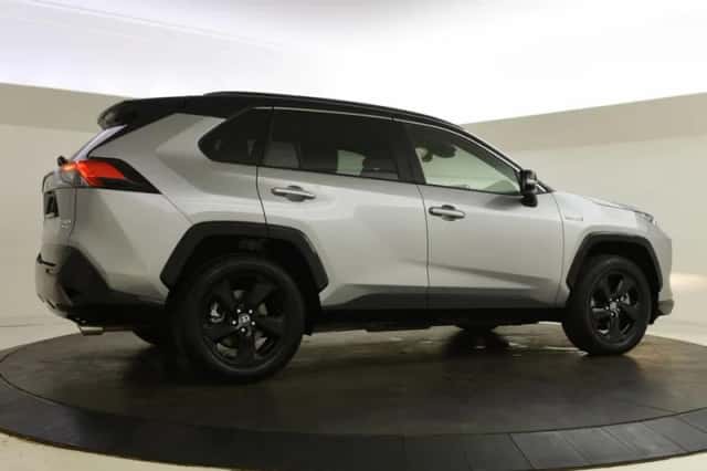 Toyota RAV4 (2021) thumbnail 6