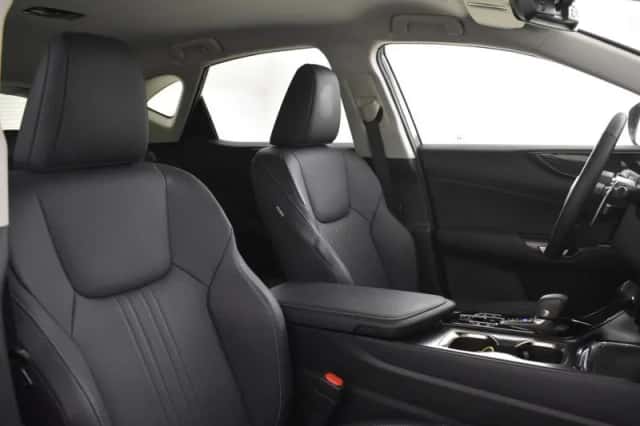 Lexus NX (2025) thumbnail 3