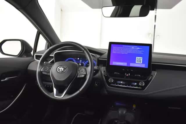 Toyota Corolla (2024) thumbnail 3