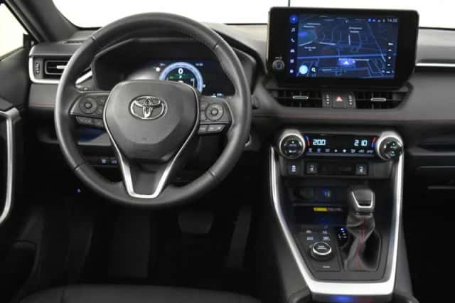 Toyota RAV4 (2023) thumbnail 6