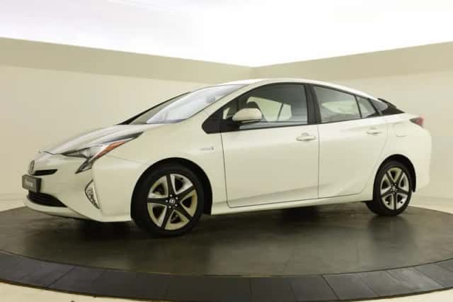 Toyota Prius (2017) thumbnail 5