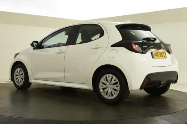 Toyota Yaris (2025) thumbnail 6
