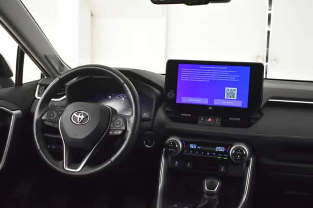 Toyota RAV4 (2024) thumbnail 4