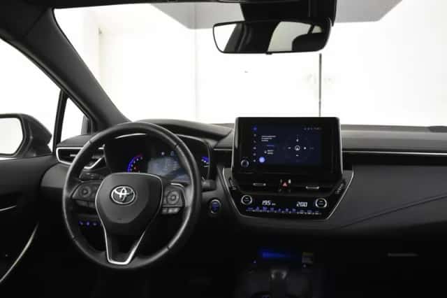 Toyota Corolla (2023) thumbnail 4
