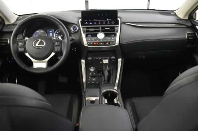 Lexus NX (2018) thumbnail 4