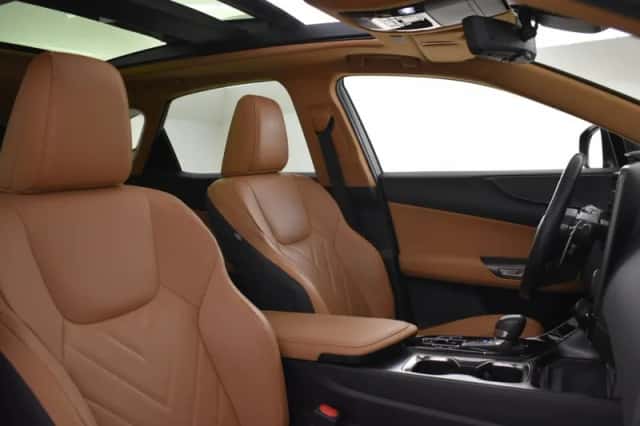 Lexus NX (2022) thumbnail 3