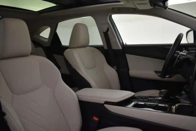 Lexus NX (2024) thumbnail 3