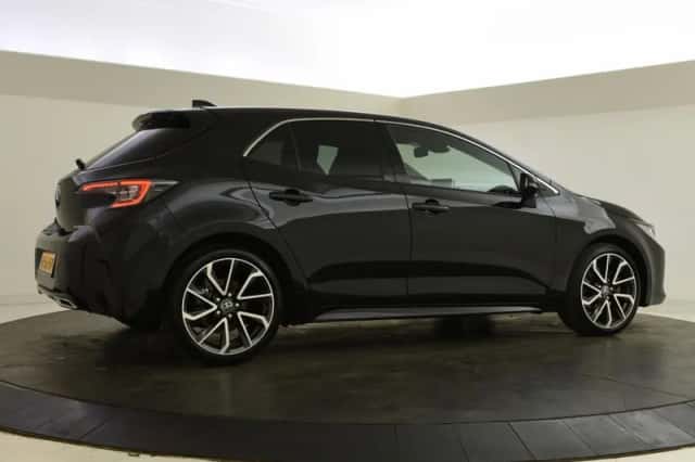 Toyota Corolla (2022) thumbnail 2