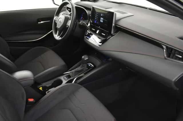 Toyota Corolla (2022) thumbnail 3