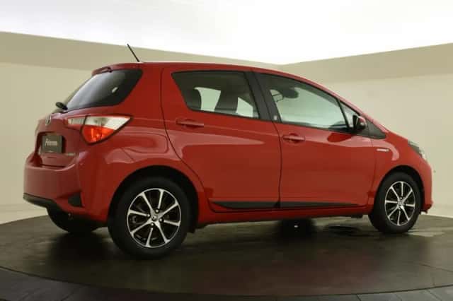 Toyota Yaris (2018) thumbnail 2