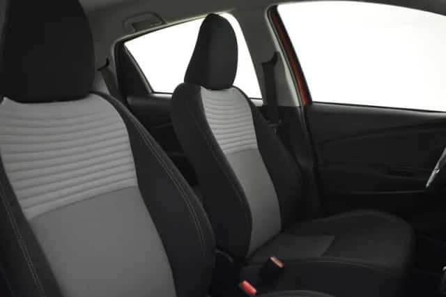 Toyota Yaris (2018) thumbnail 3