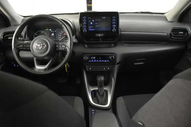 Toyota Yaris (2021) thumbnail 4