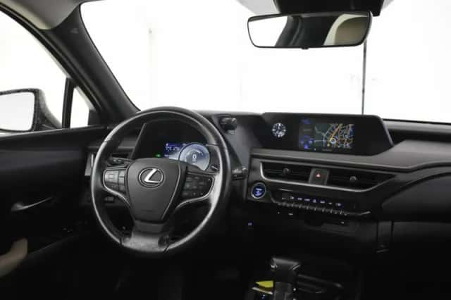 Lexus UX (2020) thumbnail 4