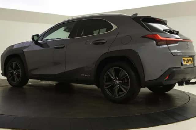 Lexus UX (2020) thumbnail 6