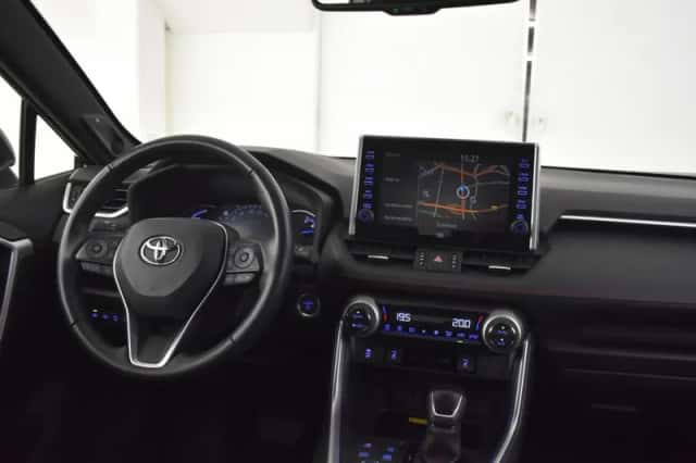 Toyota RAV4 (2022) thumbnail 4