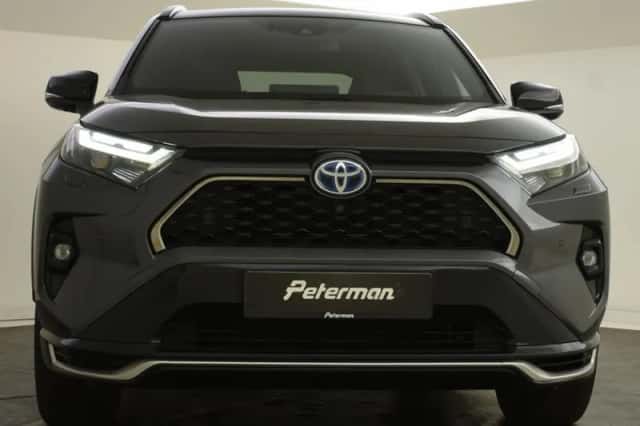 Toyota RAV4 (2022) thumbnail 5