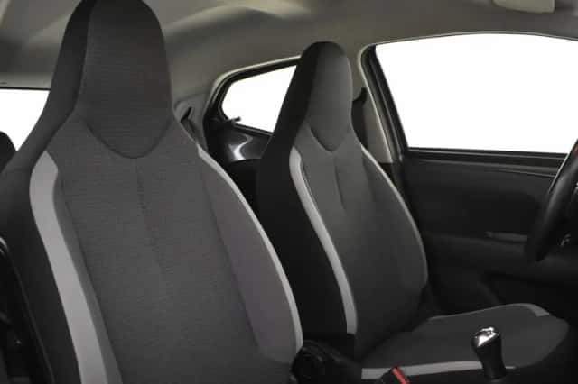 Toyota Aygo (2022) thumbnail 4