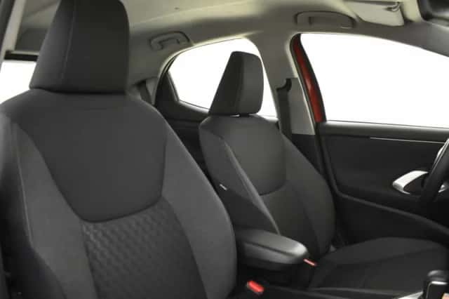 Toyota Yaris (2024) thumbnail 3