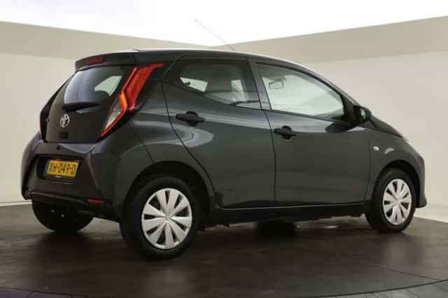 Toyota Aygo (2019) thumbnail 2