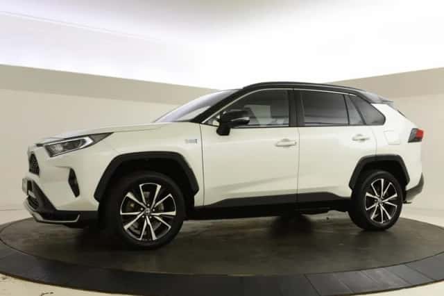 Toyota RAV4 (2022) thumbnail 5