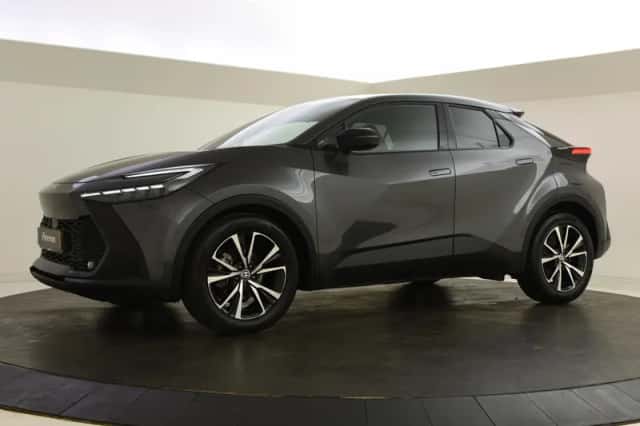 Toyota C-HR (2024) thumbnail 3
