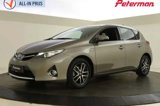 Toyota Auris (2014) thumbnail 1