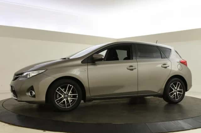 Toyota Auris (2014) thumbnail 5