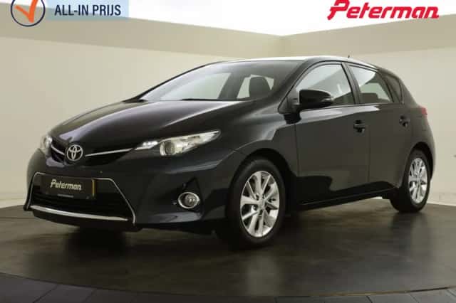 Toyota Auris (2014) thumbnail 1