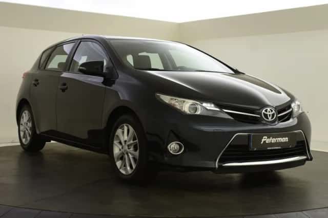 Toyota Auris (2014) thumbnail 2