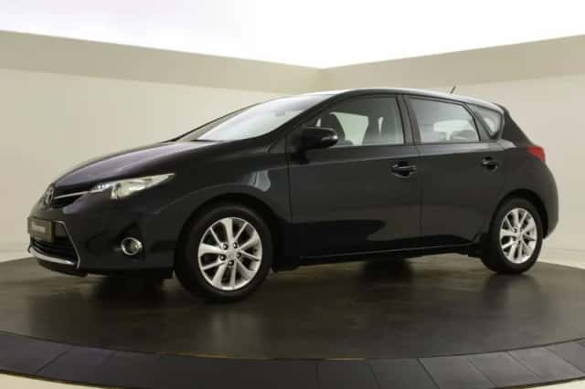 Toyota Auris (2014) thumbnail 5