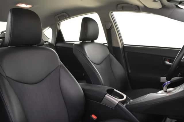 Toyota Prius (2015) thumbnail 3