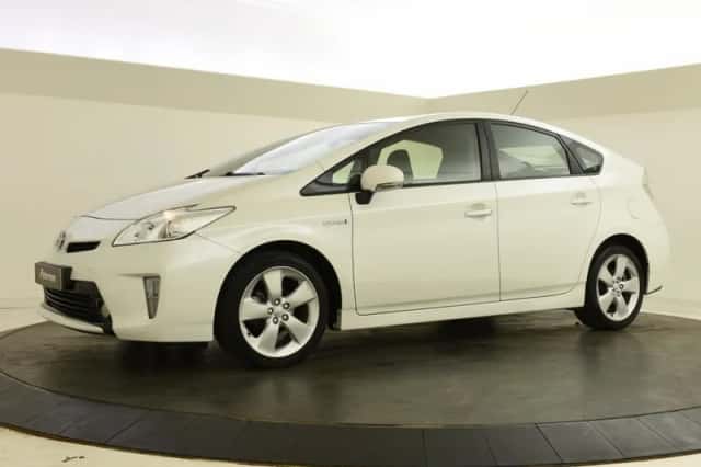 Toyota Prius (2015) thumbnail 5